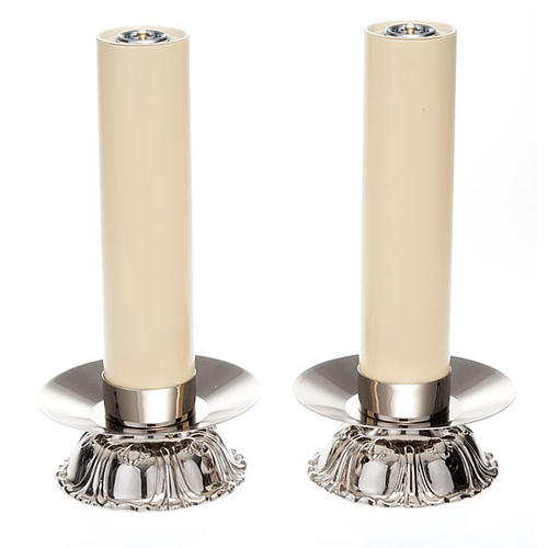 Pair of candle holders with rounded base 1