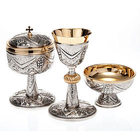 Spikes and grapes communion set