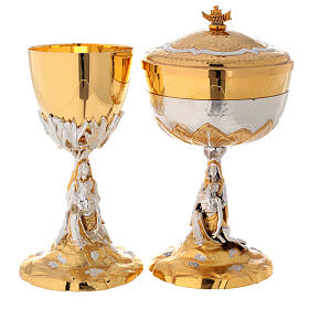 Chiselled chalice and ciborium set the Pietà