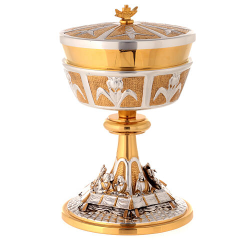 Chiselled chalice and ciborium set The last supper 9