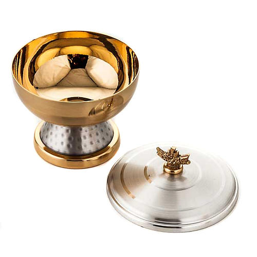 Chalice and ciborium in hammered brass 5