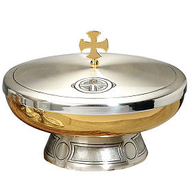 Bowl paten with chiseled celtic cross