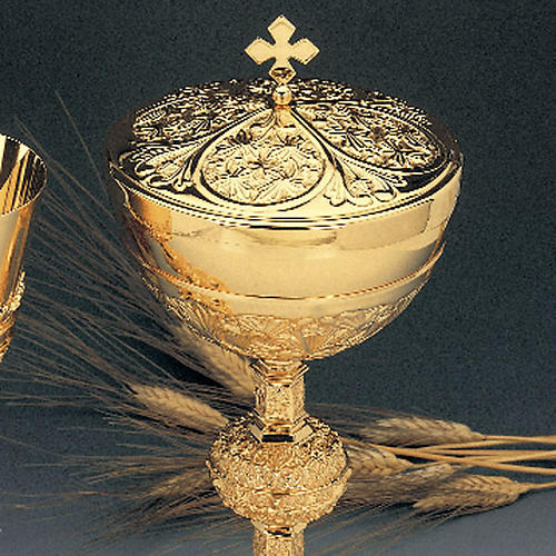 Chalice and ciborium in golden plated brass and medals 2