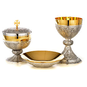 Calices Ciboires Patènes en métal: Calice, ciboire laiton argent 12 apôtres Calices Ciboires Patènes en métal: Calice, ciboire laiton argent 12 apôtres