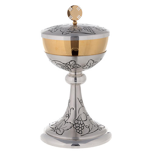 Chalice, ciborium and paten with brunches of grapes 5