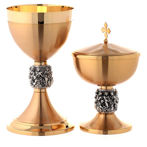 Chalice, ciborium and paten with Miracles relief on node 2