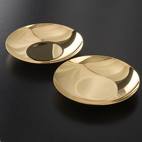 Paten with rounded bottom