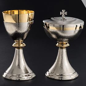 Calices Ciboires Patènes en métal: Calice et ciboire laiton bicolore crénelés argent Calices Ciboires Patènes en métal: Calice et ciboire laiton bicolore crénelés argent