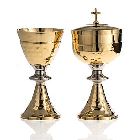 Calices Ciboires Patènes en métal: Calice et ciboire bicolore or Calices Ciboires Patènes en métal: Calice et ciboire bicolore or