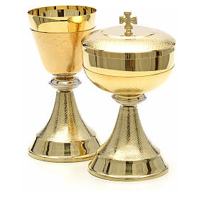 Chalice and ciborium with double finishing in gold plated brass