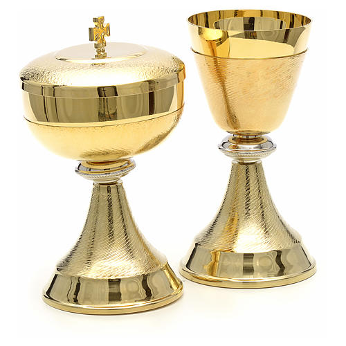 Chalice and ciborium with double finishing in gold plated brass 3