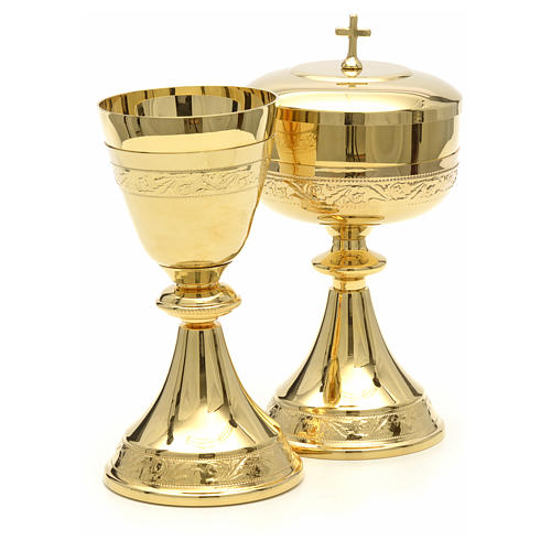 Chalice and Ciborium, golden finishing with incision 8