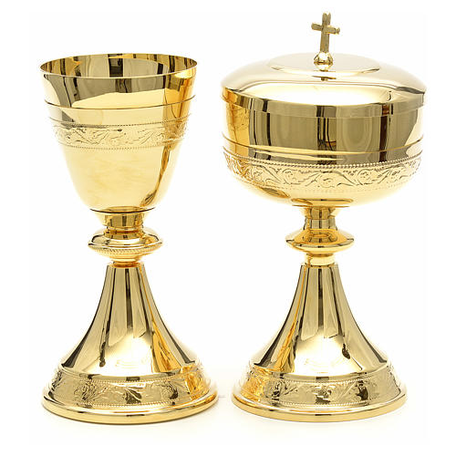 Chalice and Ciborium, golden finishing with incision 1