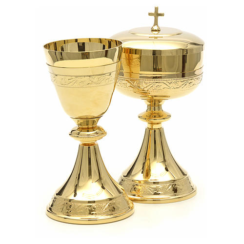 Chalice and Ciborium, golden finishing with incision 4