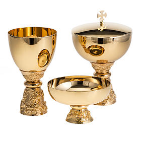 Chalice, ciborium and paten with grapes in gold-plated brass