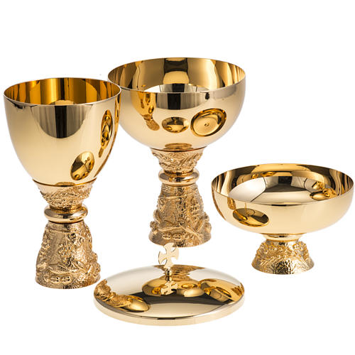 Chalice, ciborium and paten with grapes in gold-plated brass 7