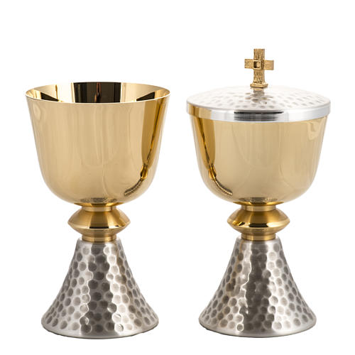 Chalice and ciborium, with silver and gold plating, hammered fin 2
