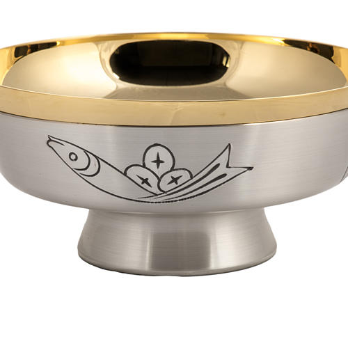 Paten in brass, 24K gold plating, polished finish and IHS symbol 4