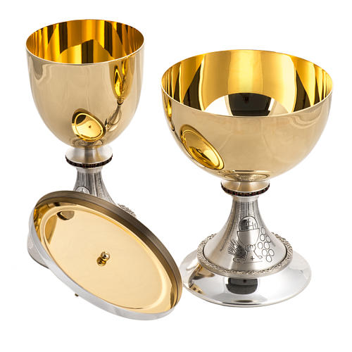 Chalice H13,5 and ciborium H16 in brass with Communion symbols 8