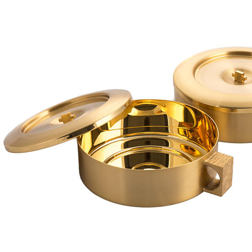 Paten with cover in satin brass 3