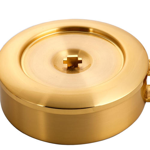 Paten with cover in satin brass 5