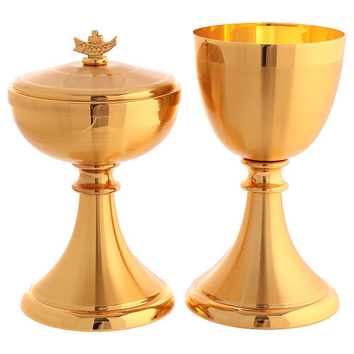 Knurled chalice and ciborium of gold plated brass 1