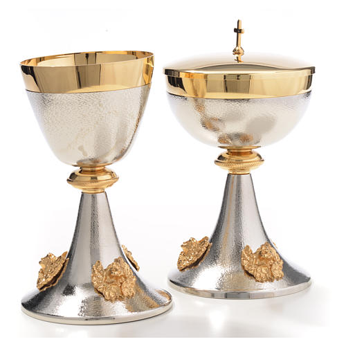 Chalice and Ciborium in silver brass with golden putti 11