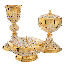 Calices Ciboires Patènes en métal: Calice, ciboire et patène en laiton avec filigrane Calices Ciboires Patènes en métal: Calice, ciboire et patène en laiton avec filigrane
