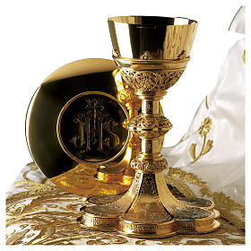 Chalice, ciboriuk and paten Molina gothic style with scenes from the life of Jesus in golden 925 silver
