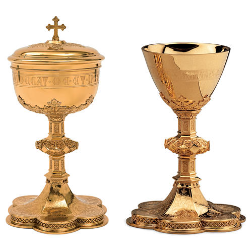 Chalice paten and ciborium Molina with psalm 115 incision on the cup Gothic style in silver brass 1