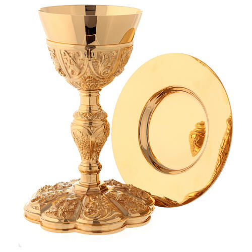Chalice paten and ciborium Florentine style with grapes and passion flower in gold brass 1