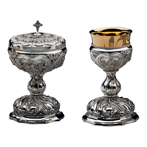 Chalice, paten and ciborium Molina in Baroque style with repoussage in golden brass 1