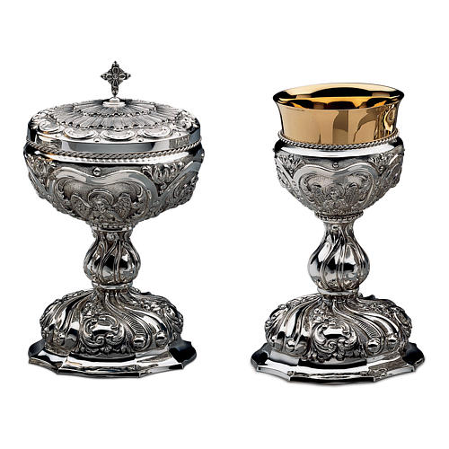 Chalice, paten and ciborium Molina in Baroque style with repoussage in two-tone brass 1