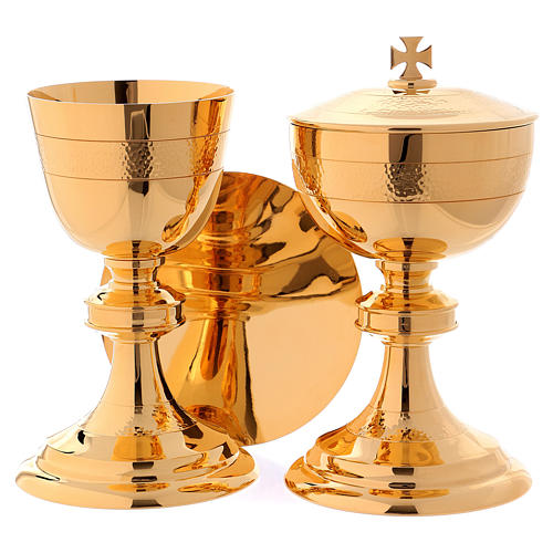 Chalice, paten and ciborium Molina in classic style hammered by hand in golden brass 1