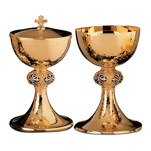 Chalice, paten and ciborium Molina with drilled filigree in solid silver 1