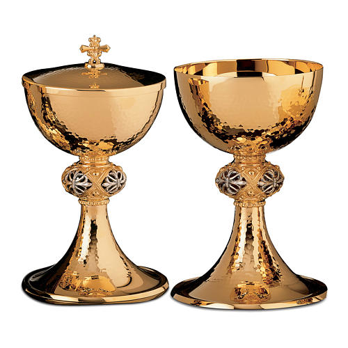 Chalice, paten and ciborium Molina with drilled filigree in solid silver 2