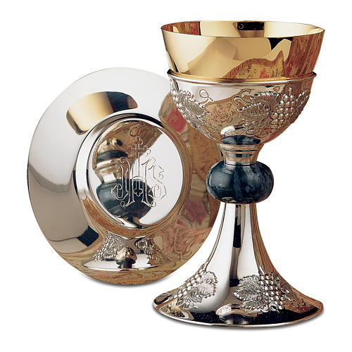 Sterling silver chalice, paten, ciborium and bowl paten with grapes and green agate Molina 1