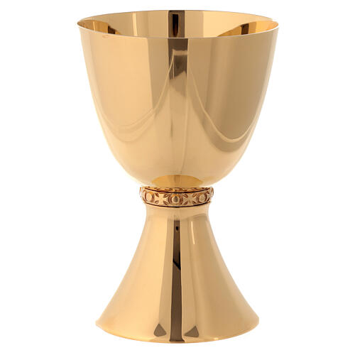 Molina chalice with shiny finish in golden brass 1