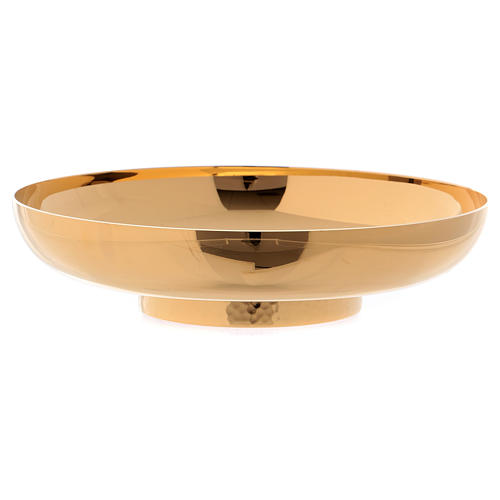 Concave paten Molina hammered with a shiny finish in gold plated brass 1