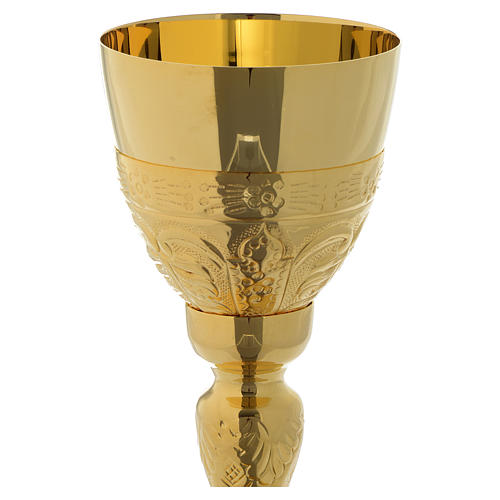 Chalice and paten in golden brass with shoots and grapes decoration 2