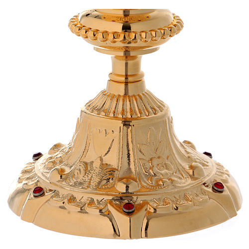 Cáliz modelo barroco realizado con fundición dorada con brillantes color rubí 20 cm 4
