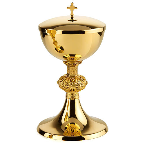 Chalice, ciborium and paten set, with leaves and grapes in brass Molina 3