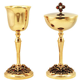 Cálice, píxide latão dourado com base decoração anjos