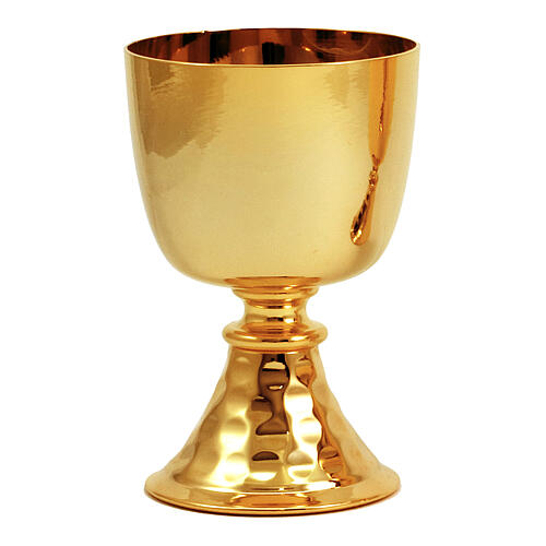 Travel chalice and ciborium in brass with hammered base 2