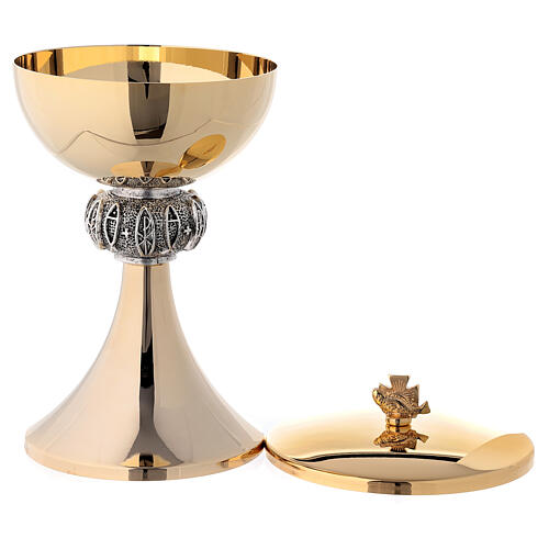Chalice and ciborium with fish and Chi-Rho decoration on junction in brass 4