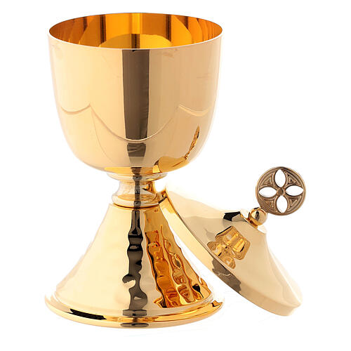 Small chalice and ciborium with simple node and hammered base in 24-karat gold plated brass 3