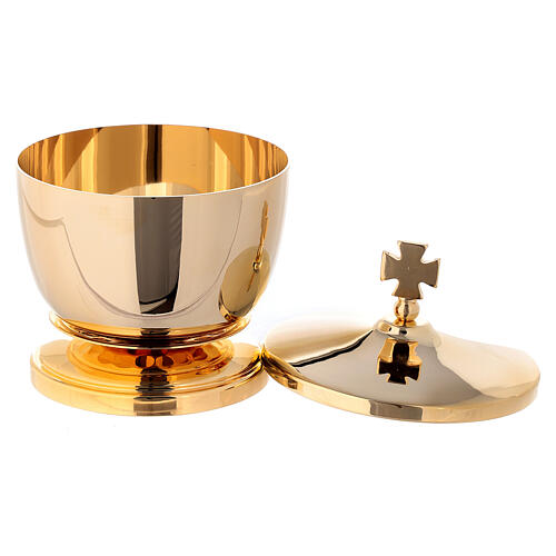 Small ciborium of polished gold plated brass diam. 8 in 2