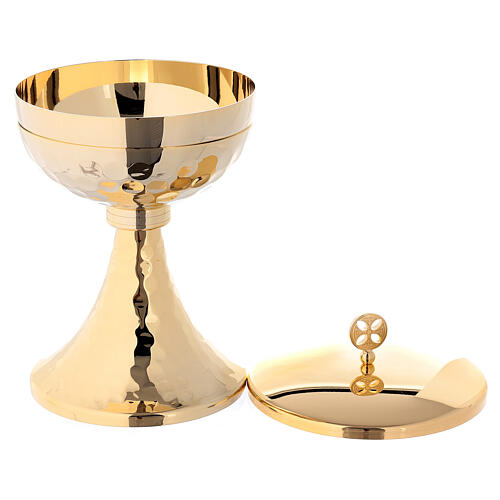Chalice and ciborium in hammered golden brass with round cross 3