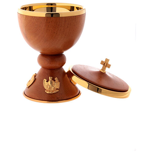 Chalice and ciborium in wood with inserts in fused golden brass 5