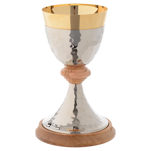 Chalice in hammered brass and Assisi olive wood 2